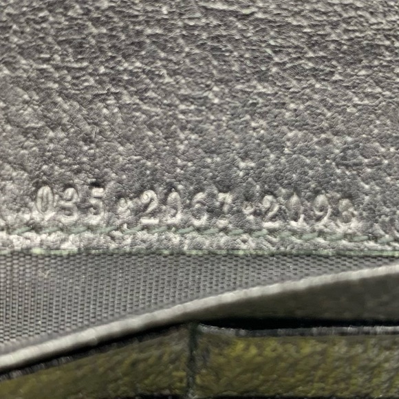 GUCCI Vintage G-Clasp Leather Long Wallet - Picture 11 of 12